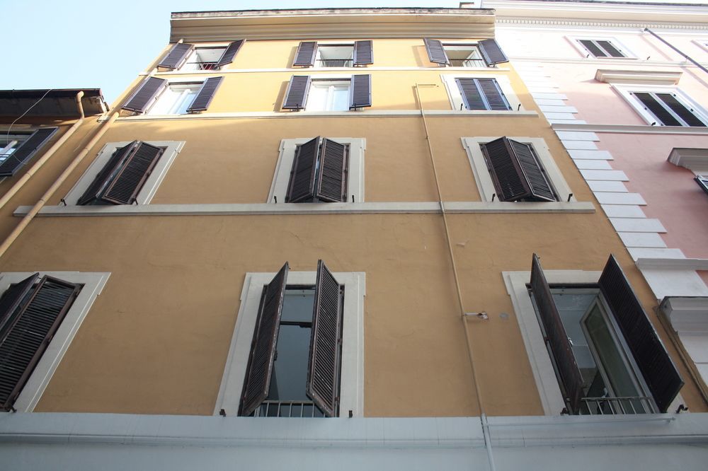 Town House Fontana Di Trevi Acomodação com café da manhã Roma Exterior foto